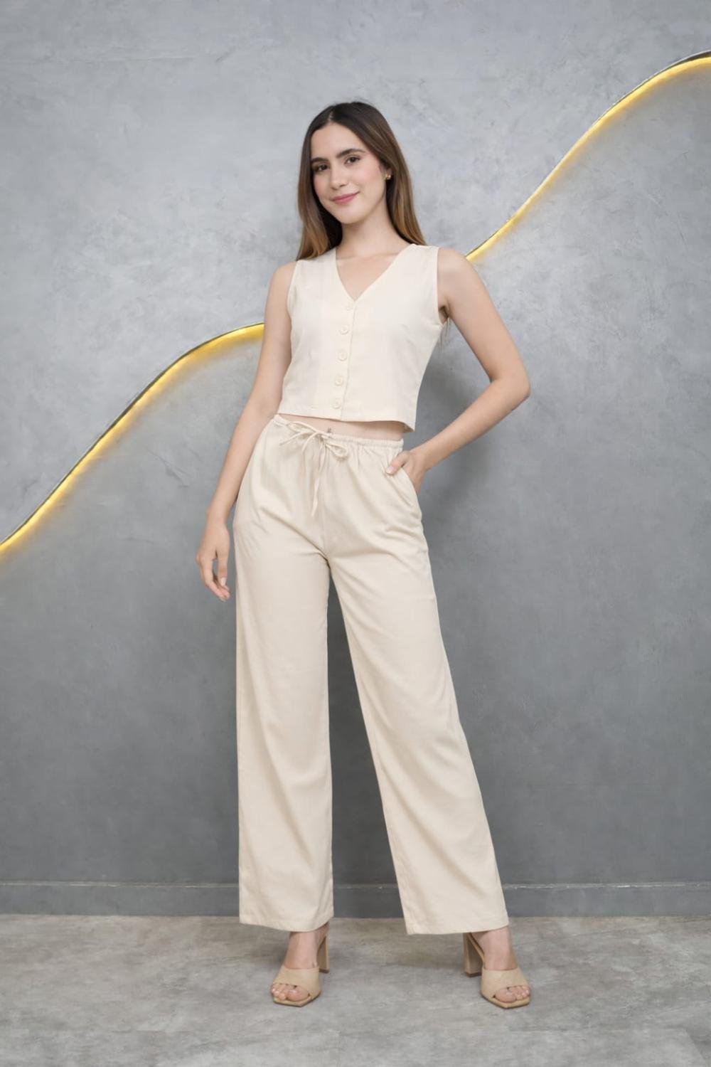 storage/images/productos/9qG8MMEDQk_Set Molly beige frente 1.jpeg